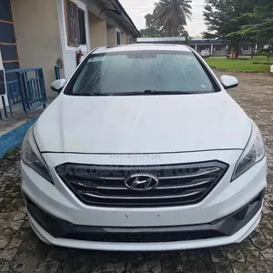 Hyundai Sonata Limited Sedan FWD (2.4L 4cyl 6A) 2017 White