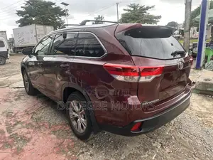 Toyota Highlander XLE 4dr SUV (3.5L 6cyl 6A) 2015 Burgundy