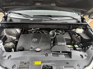 Toyota Highlander XLE 2019 Gray