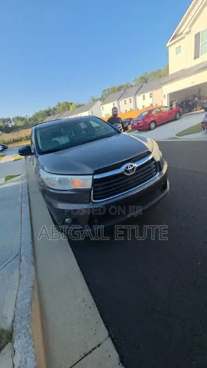 Toyota Highlander LE Plus 4dr SUV AWD (3.5L 6cyl 6A) 2014 Brown