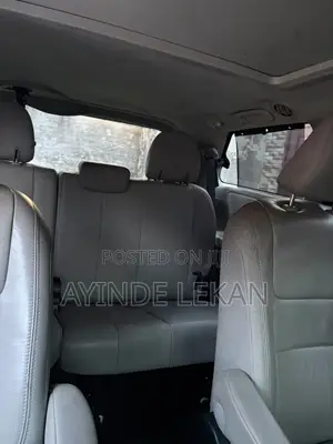 Toyota Sienna LE 7 Passenger Mobility (3.5L 6cyl 8A) 2017 White
