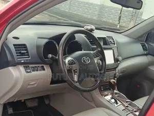 Toyota Highlander 2012 Orange
