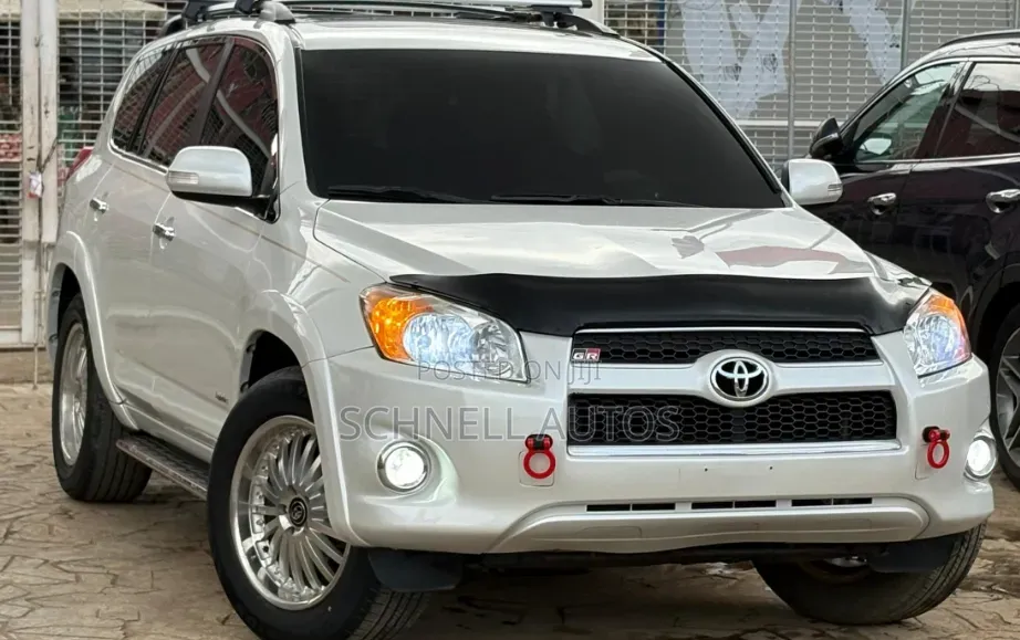 Toyota RAV4 2012 White