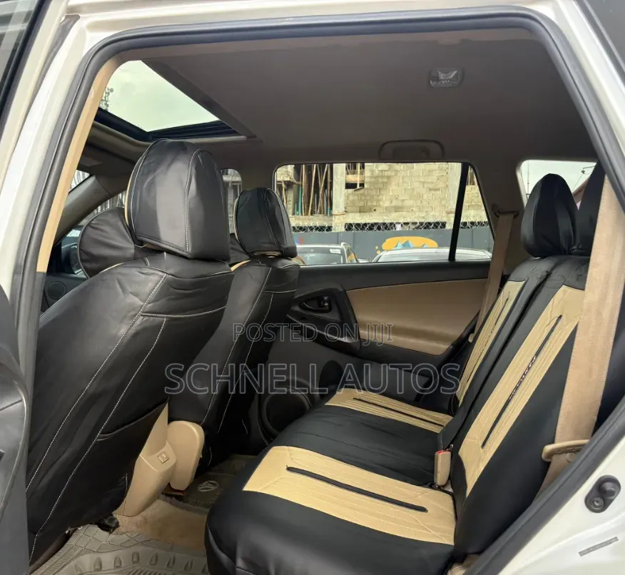 Toyota RAV4 2012 White