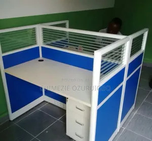Blue and White Two Sitter Glass Cubicle Face to Face Workstation