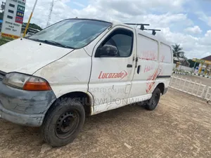 Toyota HiAce 2007 Silver