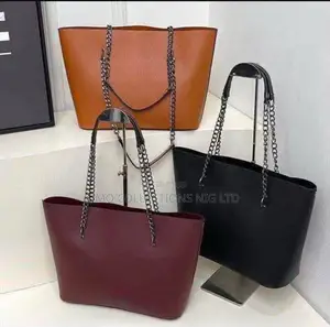 Women’s Leather Shoulder Bag – Stylish and Spacious