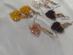 Cute Beaded Heart Shaped Earrings (1 Pair)