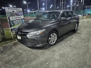 Toyota Camry LE 4dr Sedan (2.5L 4cyl 6A) 2015 Gray
