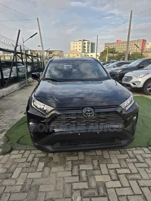 Toyota RAV4 XLE Premium AWD 2019 Black