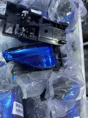 Corolla 2003 - 2007 Inner Door Opener Set.