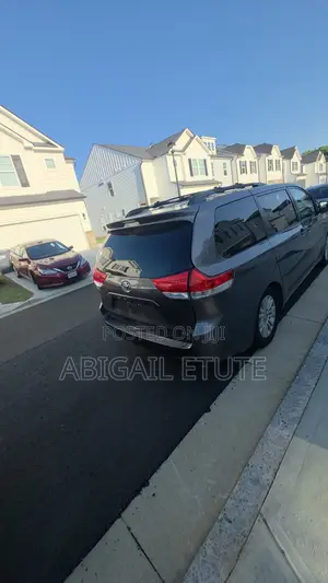 Toyota Sienna XLE 8 Passenger 2011 Gray