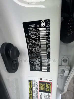Toyota Corolla LE 4dr Sedan (1.8L 4cyl CVT) 2017 White