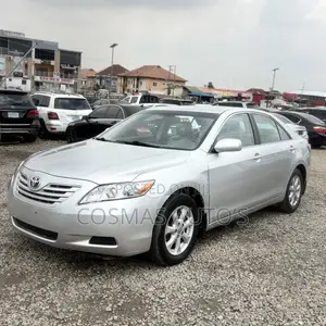 Toyota Camry LE 4dr Sedan (2.4L 4cyl 5A) 2009 Silver