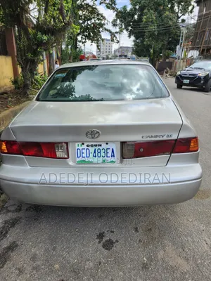 Toyota Camry XLE 4dr Sedan (2.2L 4cyl 4A) 2001 Silver