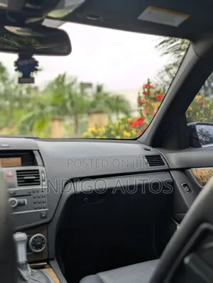 Mercedes-Benz C300 2011 Black