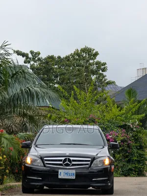 Mercedes-Benz C300 2011 Black