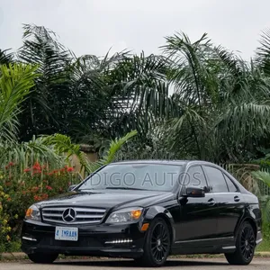 Mercedes-Benz C300 2011 Black