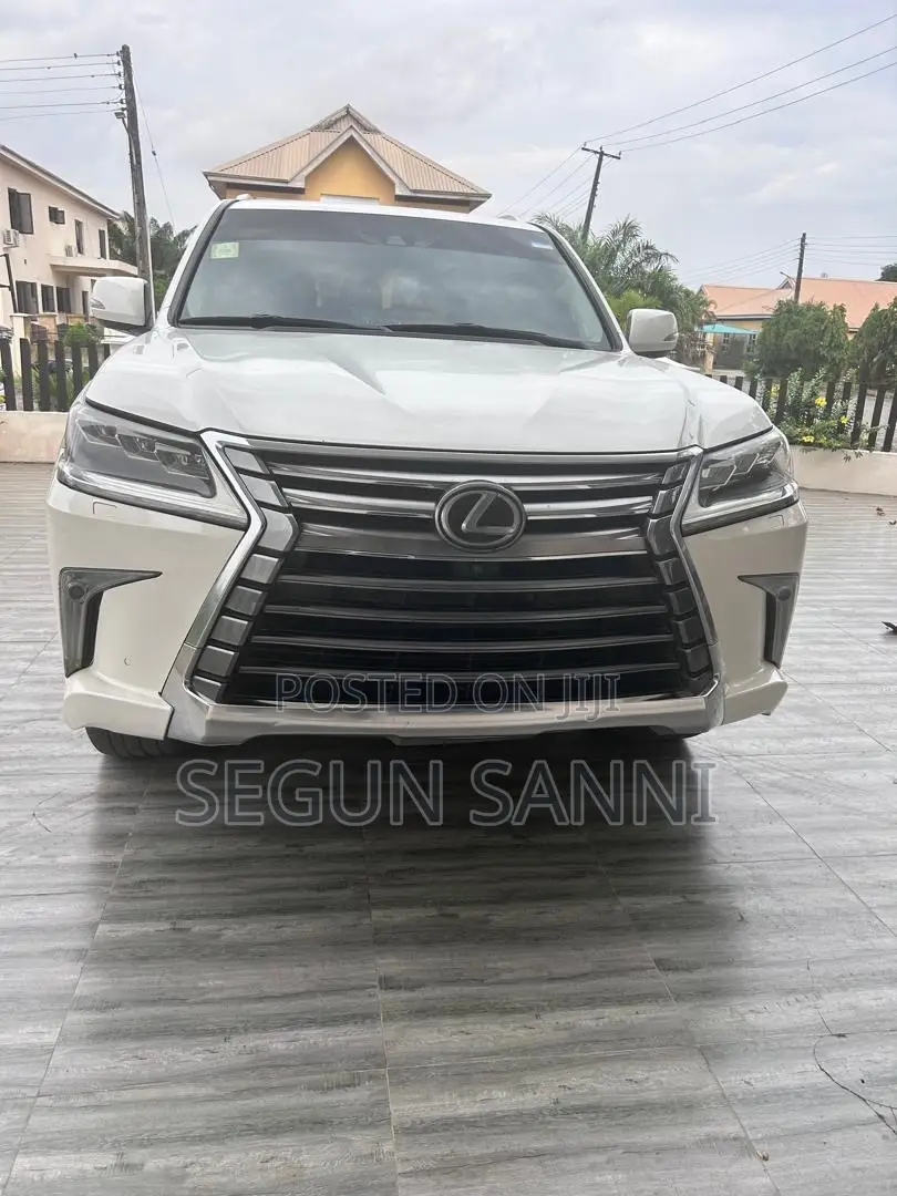 Lexus LX 570 AWD 2016 White