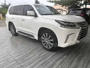 Lexus LX 570 AWD 2016 White