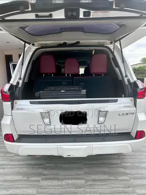 Lexus LX 570 AWD 2016 White