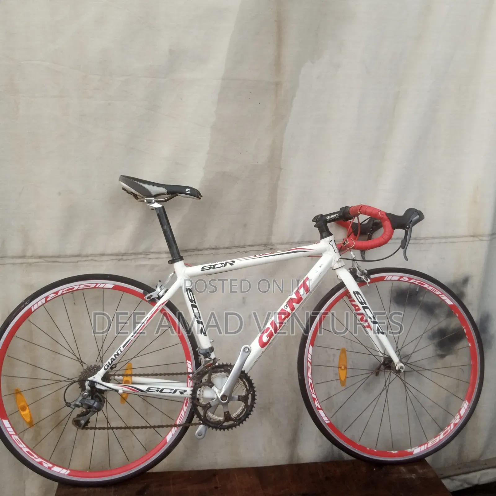Giant Hand Selector Bike