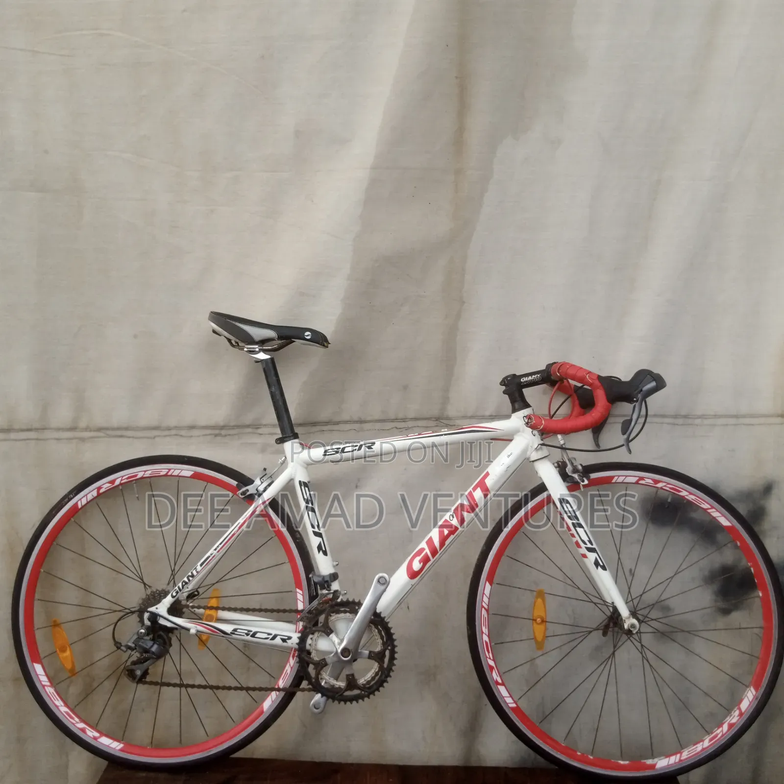 Giant Hand Selector Bike
