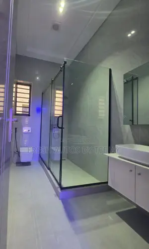 5bdrm Duplex in Omole Phase2 Estate for rent