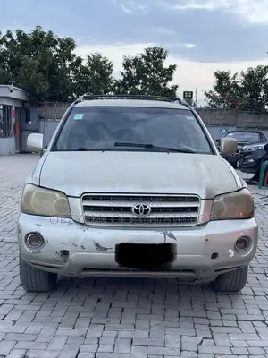 Toyota Highlander Base AWD 2003 Gold