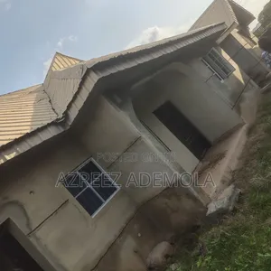 Furnished 6bdrm Bungalow in Akobo Ajara Olorunda, Lagelu for sale