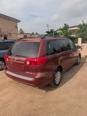 Toyota Sienna 2007 Red