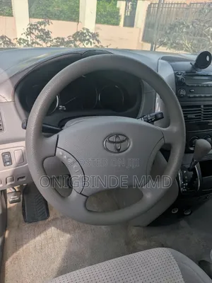 Toyota Sienna 2007 Red