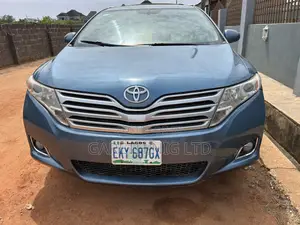 Toyota Venza LE 2010 Blue