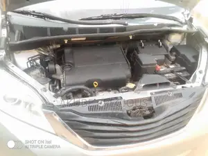Toyota Sienna LE 7 Passenger 2011 Silver