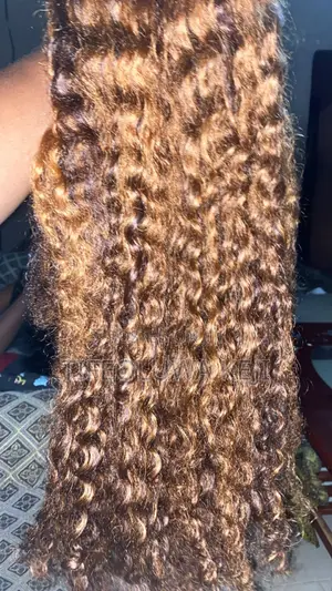 Long Full Curly Frontal Wig – Good Condition