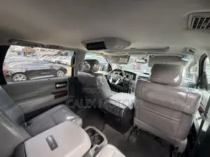 Toyota Sequoia 2018 Gray