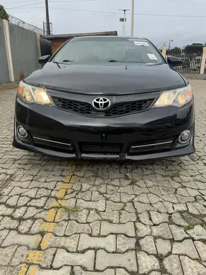 Toyota Camry SE 4dr Sedan (2.5L 4cyl 6A) 2013 Black