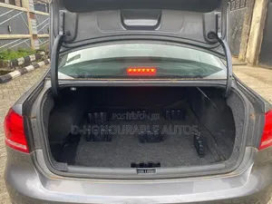Volkswagen Passat 1.8 SE Sedan 2012 Gray