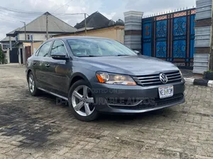 Volkswagen Passat SE 2013 Gray