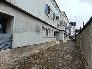 Furnished 7bdrm Block of Flats in 7 Bedroom Flats, Benin City for sale