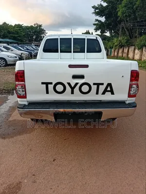 Toyota Hilux 2015 White