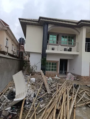 5bdrm Duplex in Ajao Estate, Close for rent