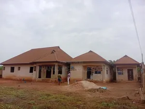 4bdrm Bungalow in Sapele Rd Bypass, Benin City for sale