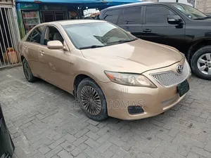 Toyota Camry 2009 Gold