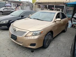 Toyota Camry 2009 Gold