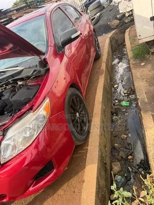 Toyota Corolla LE 4dr Sedan (1.8L 4cyl 4A) 2010 Red