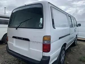 Toyota HiAce 1999 White