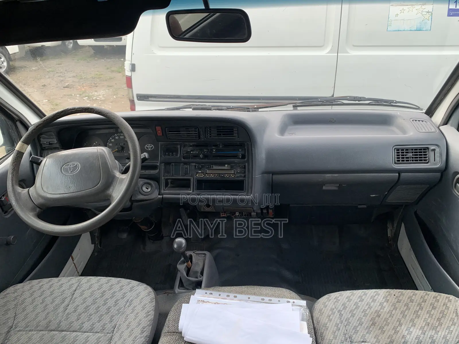 Toyota HiAce 1999 White