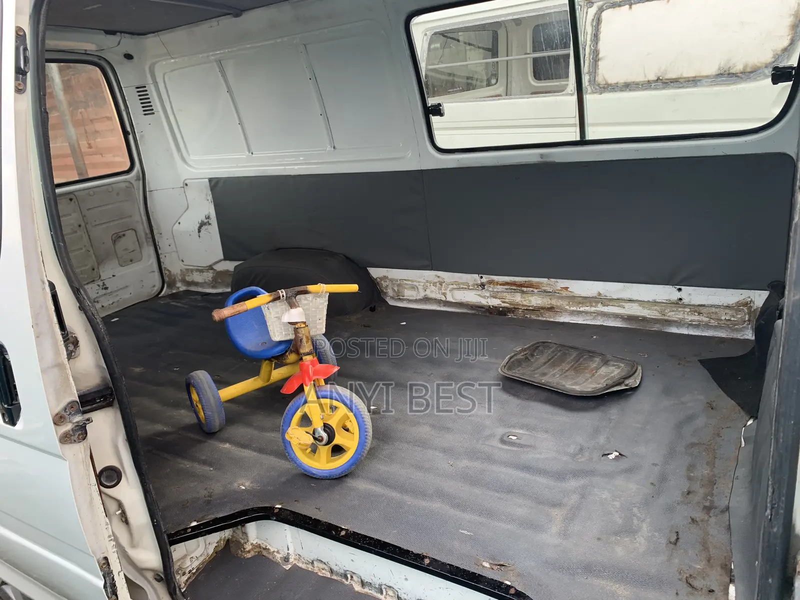 Toyota HiAce 1999 White