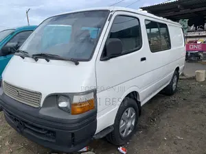 Toyota HiAce 1999 White